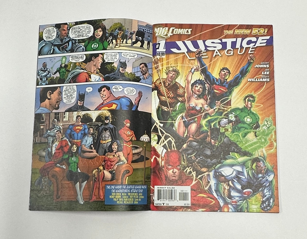 Justice League #1 DC Comics New 52 March 2013 Warners Bros. Studio Exclusive